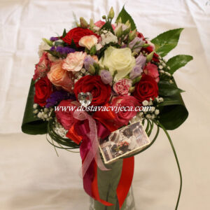 Ruže u vazi (šifra 10st)